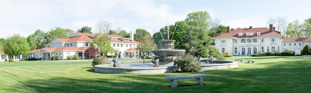 The Wylie And Conference Center At Endicott College Hotel